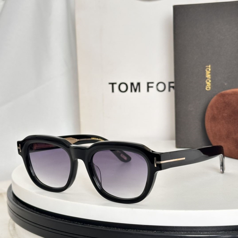 TOM FORD